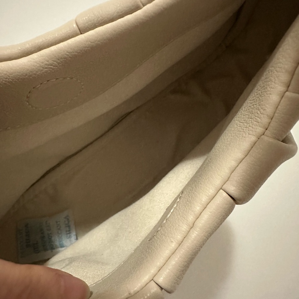 JW PEI Cream Ruched Handle Bag - Picture 5 of 5